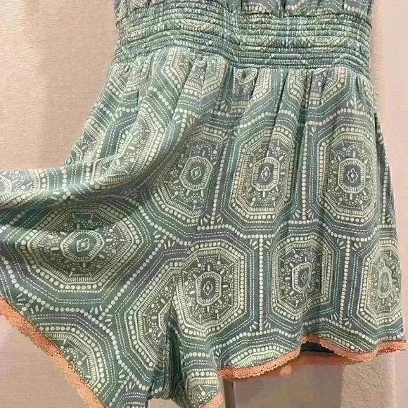 Girls Matilda Jane Beachside
Romper Size 12 worn twice - Picture 10 of 10